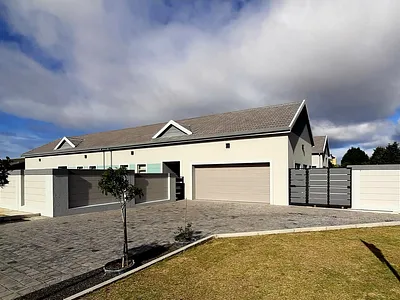 3 Bedroom Townhouse For Sale in George - mEz4.webp