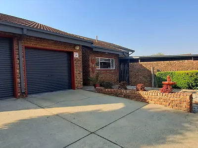 4 Bedroom House For Sale in Welkom - HFCK.webp