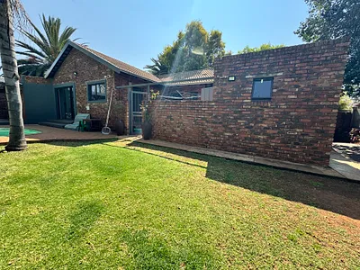 4 Bedroom House For Sale in Klerksdorp - oQcd.webp