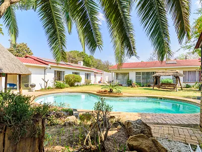 6 Bedroom House For Sale in Randburg - oxCh.webp