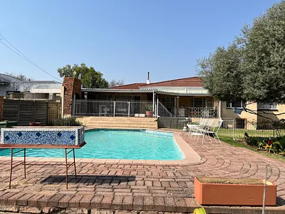 4 Bedroom House For Sale in Kroonstad - 0NOq.webp