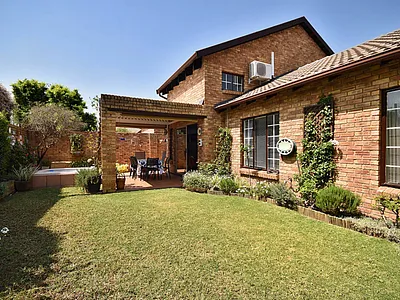 3 Bedroom Townhouse For Sale in Randburg - img