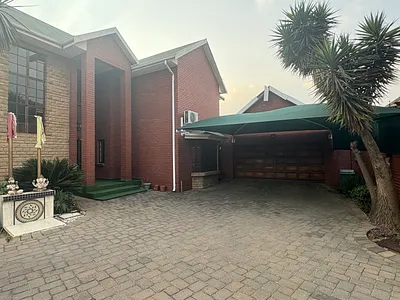 4 Bedroom House For Sale in Benoni - img