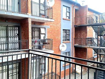2 Bedroom Apartment For Sale in Randburg - img