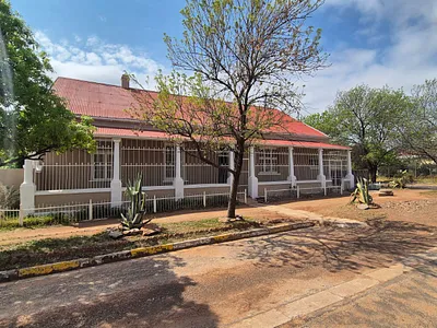 5 Bedroom House For Sale in Tarkastad - img