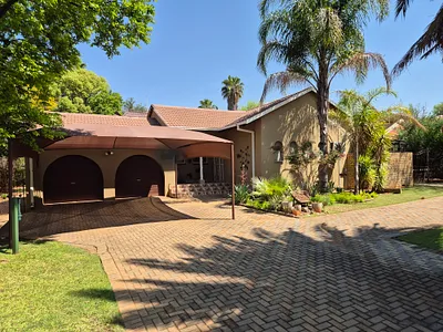 4 Bedroom House For Sale in Klerksdorp - jeQj.webp