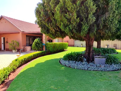 3 Bedroom House For Sale in Stilfontein - 0h6u.webp