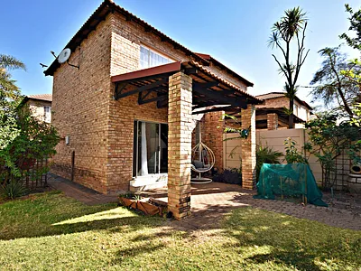 2 Bedroom Townhouse For Sale in Randburg - F5Wm.webp