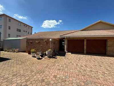 3 Bedroom House For Sale in Hartenbos - wgbu.webp