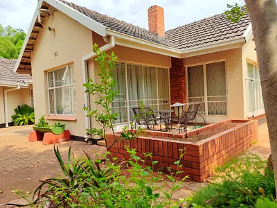 3 Bedroom House For Sale in Klerksdorp - ctCa.webp