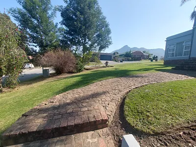 3 Bedroom House For Sale in George - S1oU.webp