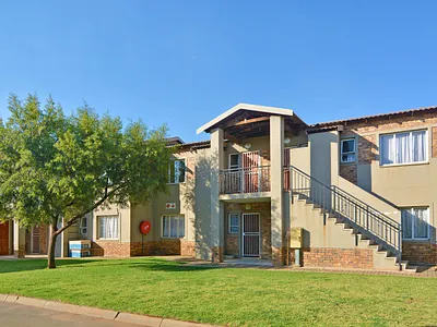 2 Bedroom Apartment For Sale in Soweto - img