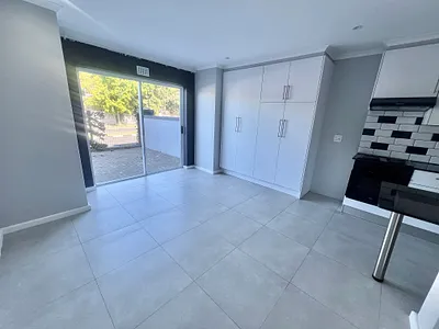0.5 Bedroom Apartment To Rent in Cape Town - img