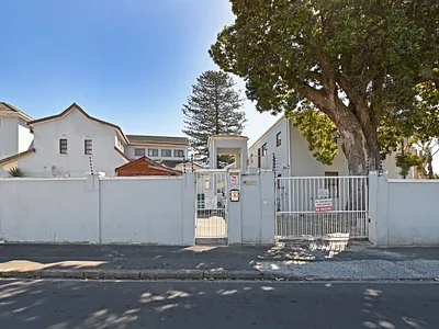 1 Bedroom Apartment For Sale in Cape Town - tGyW.webp