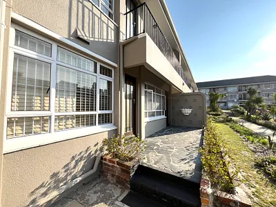 2 Bedroom Apartment For Sale in Cape Town - IyaO.webp