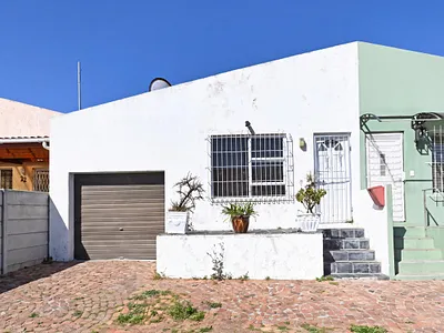 2 Bedroom House For Sale in Milnerton - 4hA1.webp