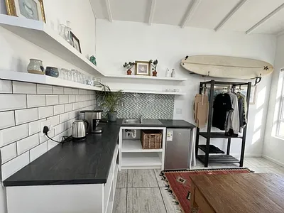 1 Bedroom Apartment To Rent in Cape Town - E56g.webp