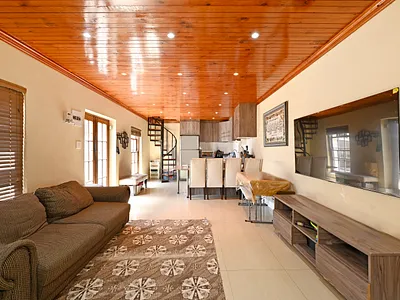 8 Bedroom House For Sale in Cape Town - ffb9.webp