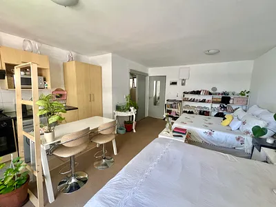 0.5 Bedroom Apartment For Sale in Cape Town - Av86.webp