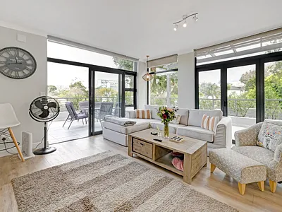 2 Bedroom Apartment For Sale in Cape Town - img