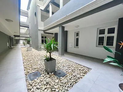 1 Bedroom Apartment To Rent in Cape Town - jedC.webp