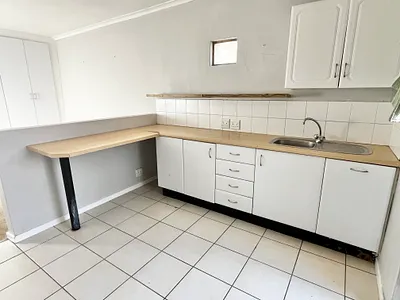 0.5 Bedroom Apartment To Rent in Cape Town - img