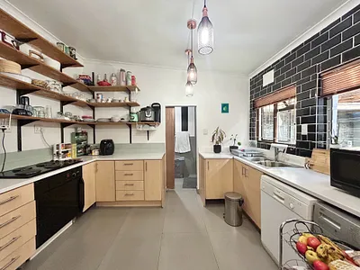 3 Bedroom House For Sale in Cape Town - hwGp.webp
