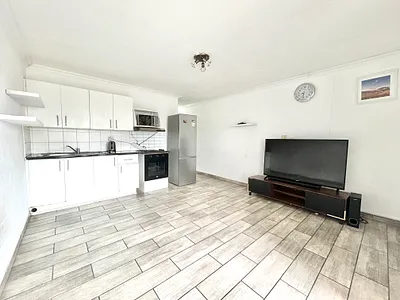 1 Bedroom Apartment For Sale in Cape Town - waIa.webp