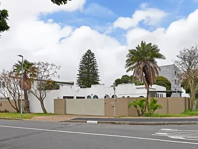 4 Bedroom House For Sale in Blouberg - 5ArY.webp