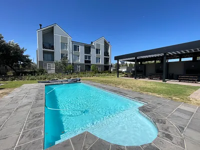2 Bedroom Apartment To Rent in Milnerton - pJfI.webp