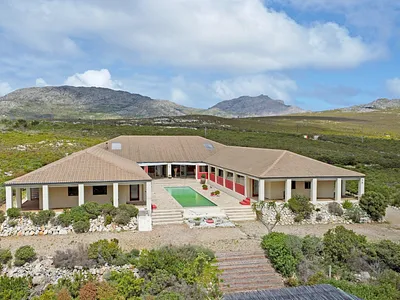 Commercial Property For Sale in Pringle Bay - img