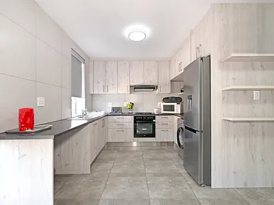 1 Bedroom Apartment For Sale in Cape Town - fDjh.webp