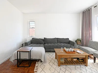 2 Bedroom Apartment For Sale in Cape Town - img