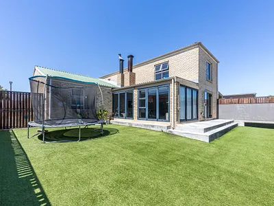 4 Bedroom House For Sale in Kuils River - IHhw.webp