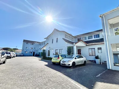 0.5 Bedroom Apartment For Sale in Cape Town - 0ZIi.webp