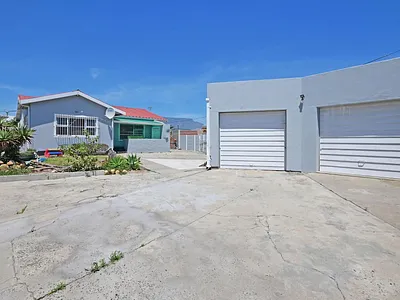 3 Bedroom House For Sale in Milnerton - dUBO.webp