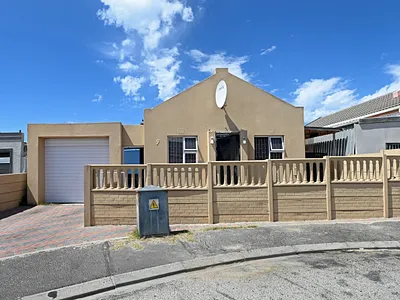 3 Bedroom House For Sale in Mitchells Plain - Gc7n.webp