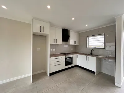 2 Bedroom Apartment To Rent in Blouberg - coqH.webp