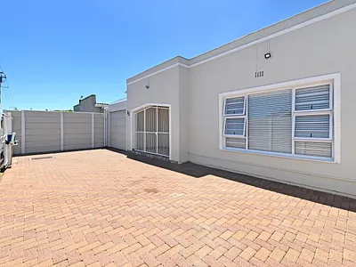 2 Bedroom House For Sale in Cape Town - JS9R.webp