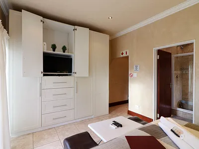 1 Bedroom Apartment To Rent in Blouberg - img