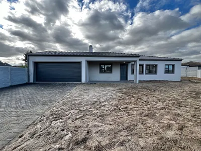 3 Bedroom House For Sale in Kraaifontein - YZ7s.webp