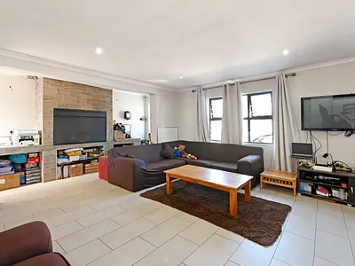 4 Bedroom House For Sale in Cape Town - gxvf.webp