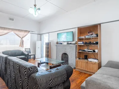 2 Bedroom House For Sale in Cape Town - img
