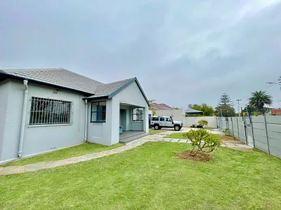 3 Bedroom House To Rent in Cape Town - M0DD.webp