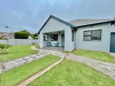 3 Bedroom House To Rent in Cape Town - SyPh.webp