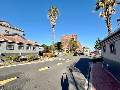 0.5 Bedroom Apartment To Rent in Cape Town - s0tx.webp