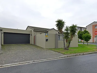 3 Bedroom House For Sale in Blouberg - rWoR.webp