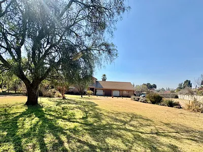 Farm For Sale in Bredell, Kempton Park - ny0U.webp