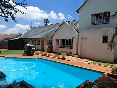 4 Bedroom House For Sale in Benoni - img