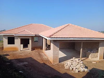 3 Bedroom House For Sale in Kloof - Nr1E.webp